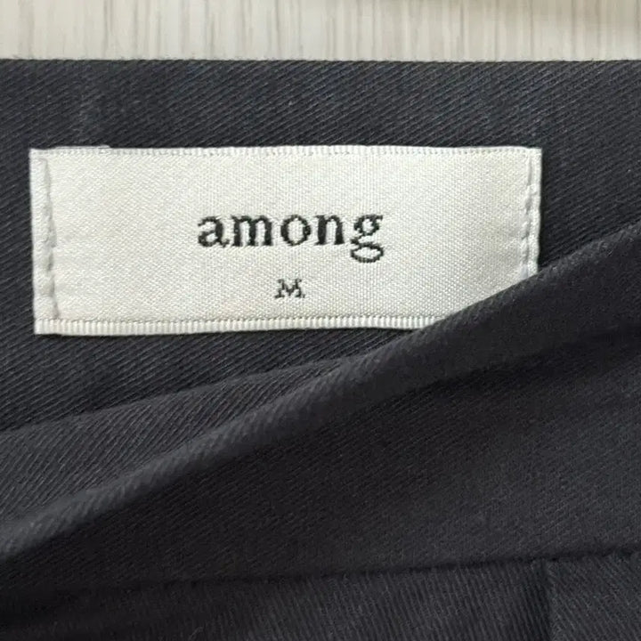 [BUNJANG] among 어몽 핀턱 숏츠 반바지 / among 어몽 핀턱 숏츠 반바지