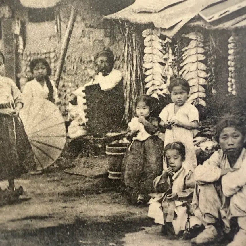 [BUNJANG] 1910년 - 대한제국 구한말 - 조선인 잡화점 - 이와타 사진관 발행 / 1910년 - 대한제국 구한말 - 조선인 잡화점 - 이와타 사진관 발행