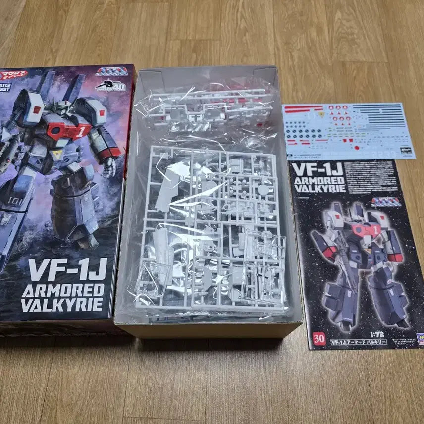 [SOLD OUT] 하세가와 1/72 VF-1J 아머드 발키리 (40주년 기념판)