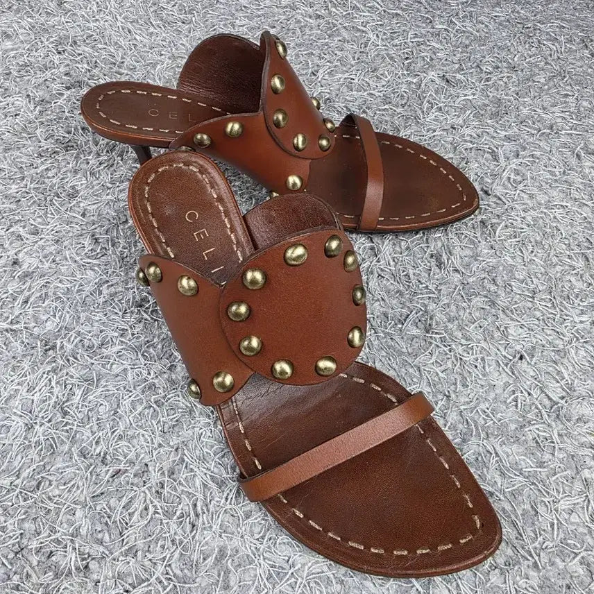 [SOLD OUT] 정품] 셀린느 스터드 뮬 샌들 브라운 EU37.5/245