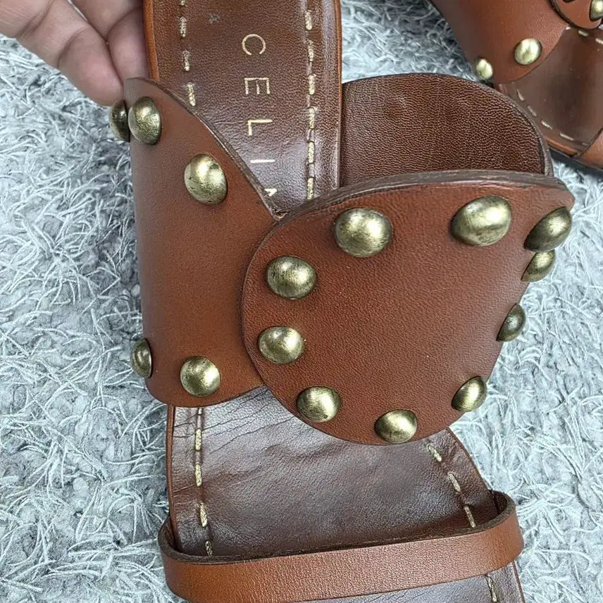 [SOLD OUT] 정품] 셀린느 스터드 뮬 샌들 브라운 EU37.5/245