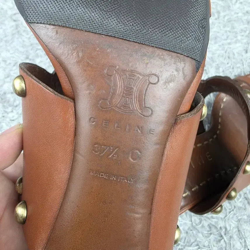 [SOLD OUT] 정품] 셀린느 스터드 뮬 샌들 브라운 EU37.5/245