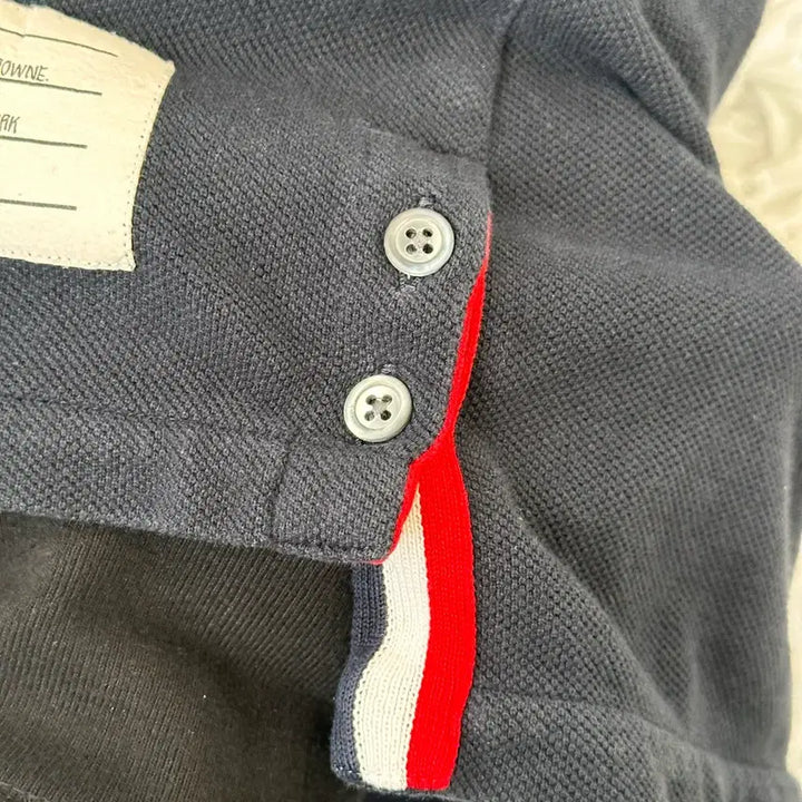 [BUNJANG] Thom Browne Tri-Color Short Sleeve T-shirt (Size 5) / 신형 톰브라운 백삼선 반팔티 5사이즈