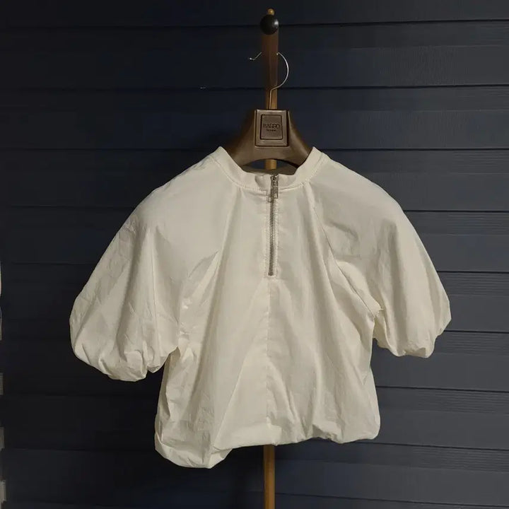 [SOLD OUT] XS ) 자라 여성 벌룬탑 크롭 블라우스