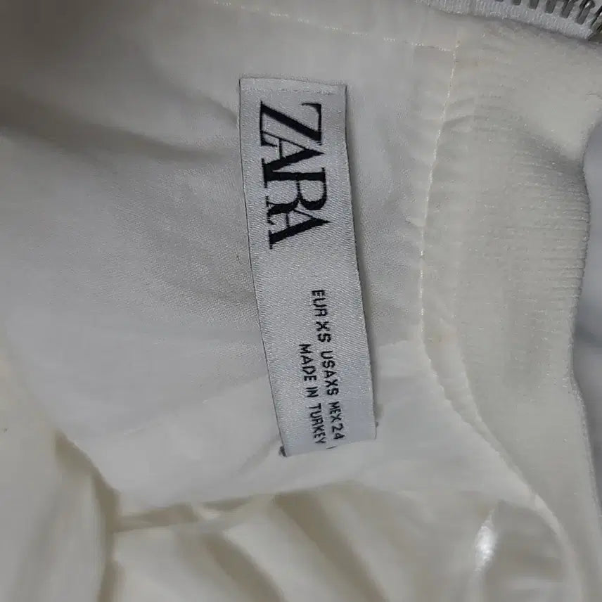 [SOLD OUT] XS ) 자라 여성 벌룬탑 크롭 블라우스