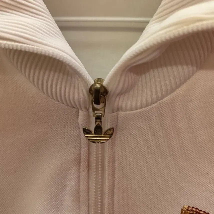 [BUNJANG] Adidas Glitter Track Top Jersey (White &amp; Gold) Size 85 / 7/38 아디다스 글리터 트랙탑 져지(화이트,흰금)85사이즈