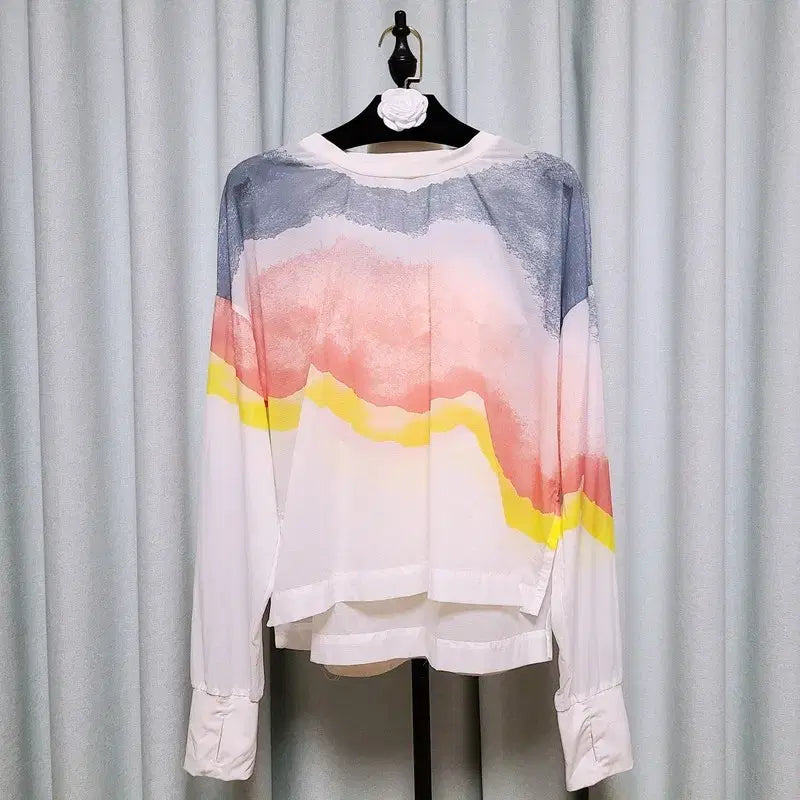 [SOLD OUT] 나이키 여성 초경량 바람막이 티셔츠