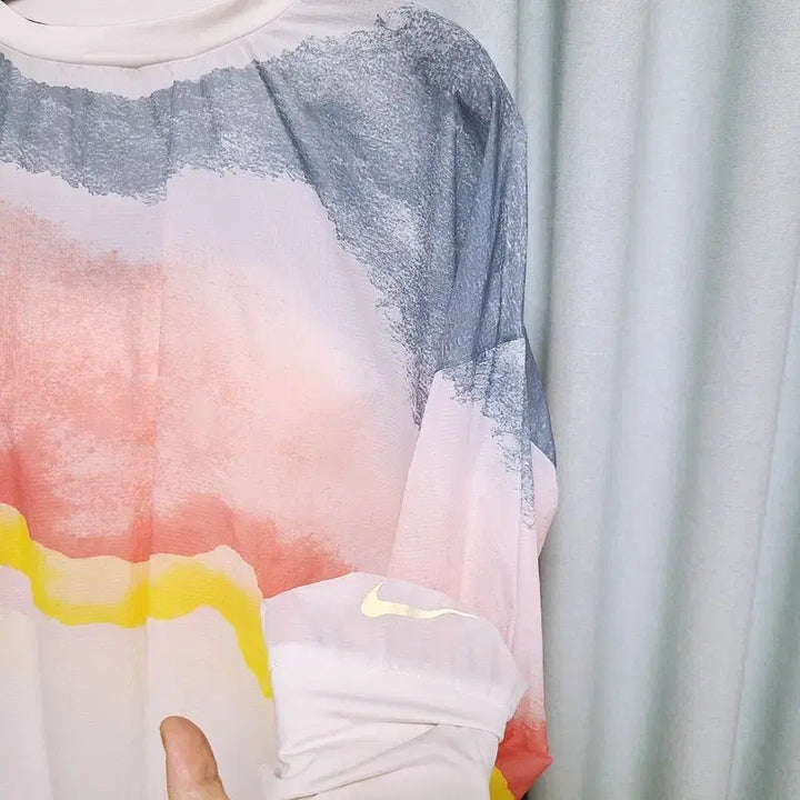 [SOLD OUT] 나이키 여성 초경량 바람막이 티셔츠
