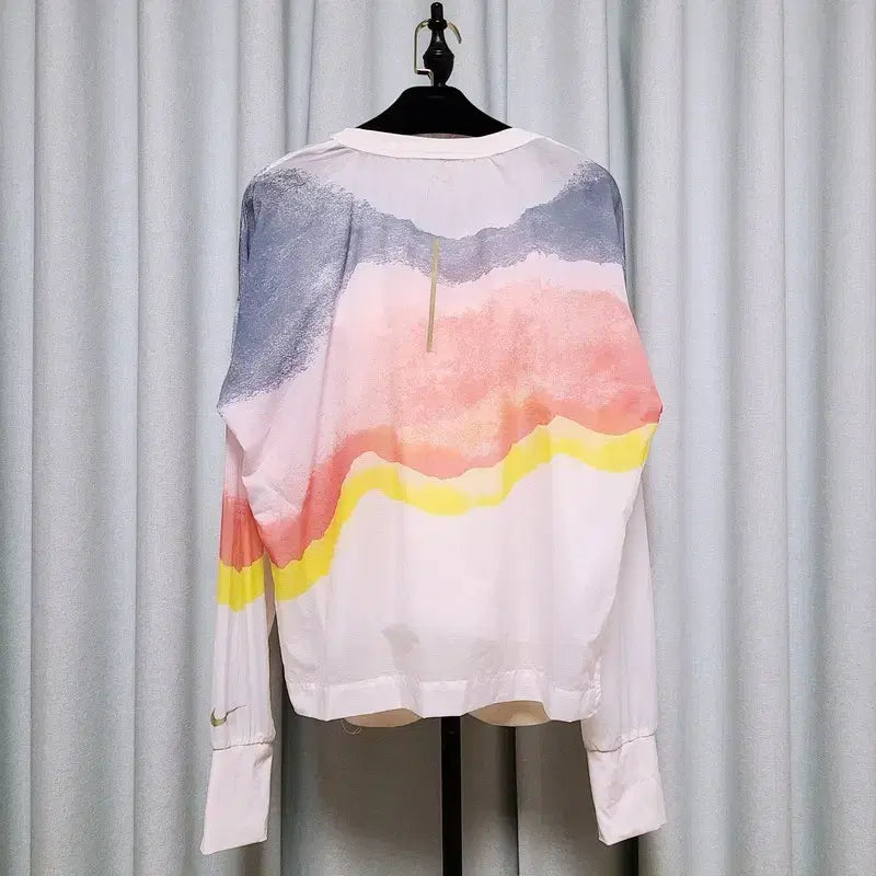 [SOLD OUT] 나이키 여성 초경량 바람막이 티셔츠