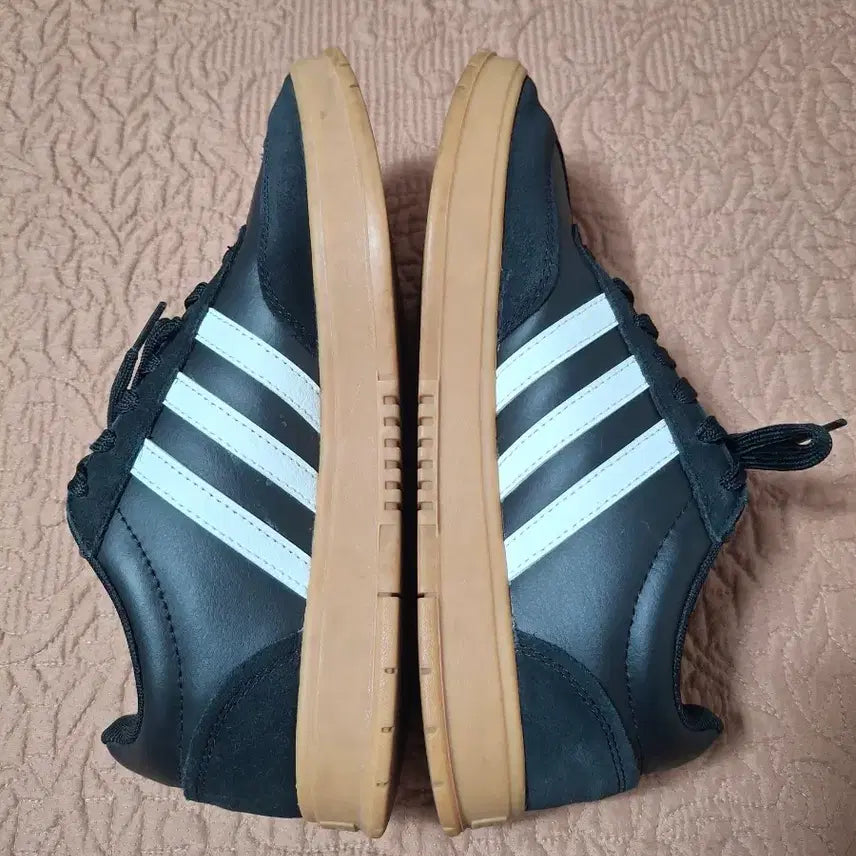 [BUNJANG] Adidas Gradas Core Black Sneakers / 255 아디다스 그라다스 코어 블랙 운동화 [4024A]