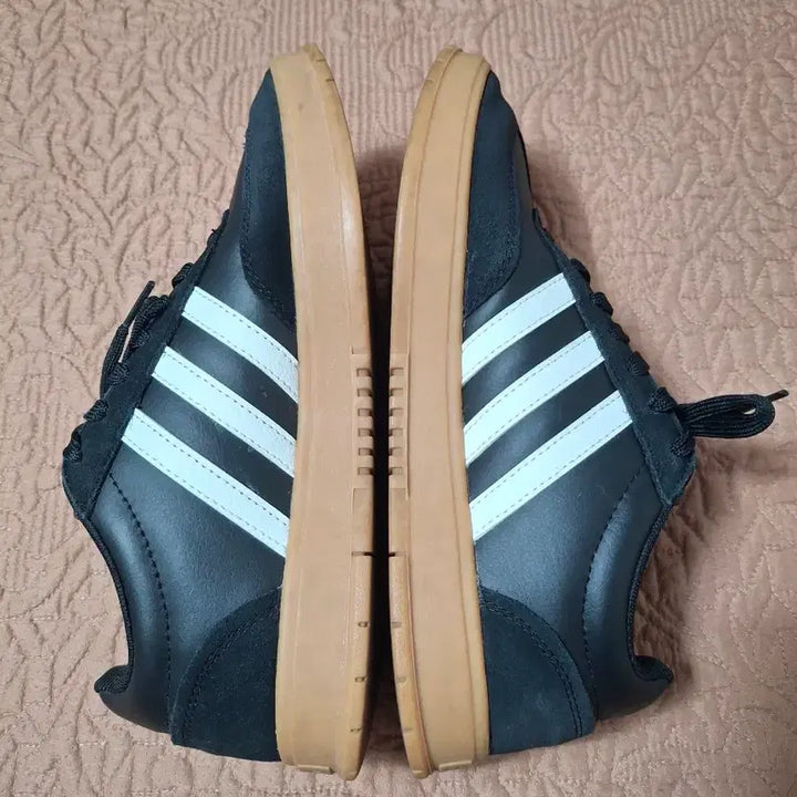[BUNJANG] Adidas Gradas Core Black Sneakers / 255 아디다스 그라다스 코어 블랙 운동화 [4024A]
