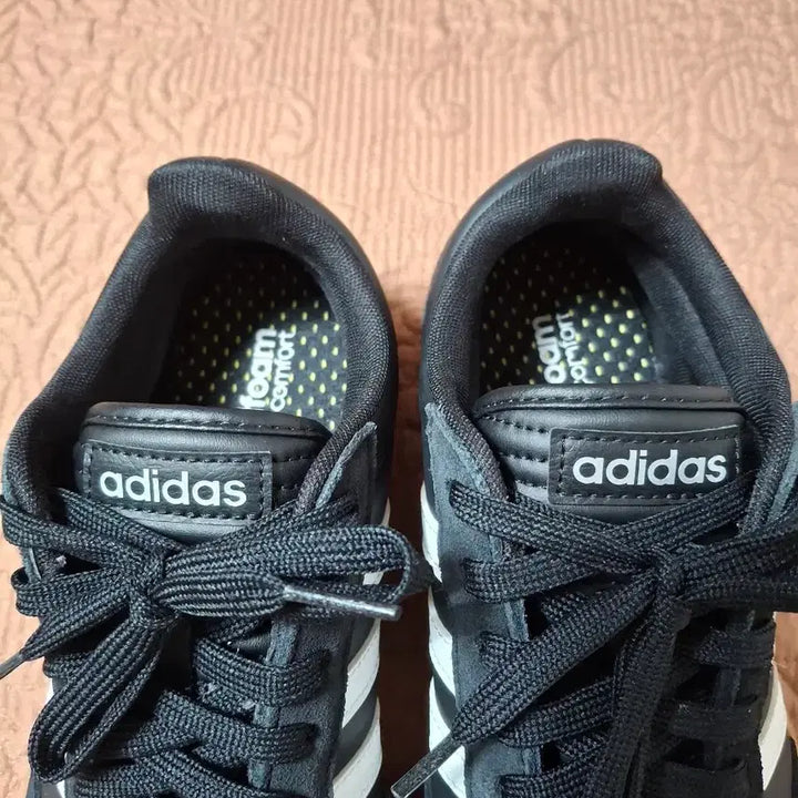 [BUNJANG] Adidas Gradas Core Black Sneakers / 255 아디다스 그라다스 코어 블랙 운동화 [4024A]
