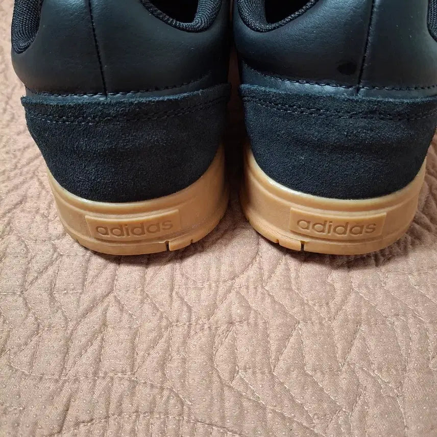 [BUNJANG] Adidas Gradas Core Black Sneakers / 255 아디다스 그라다스 코어 블랙 운동화 [4024A]