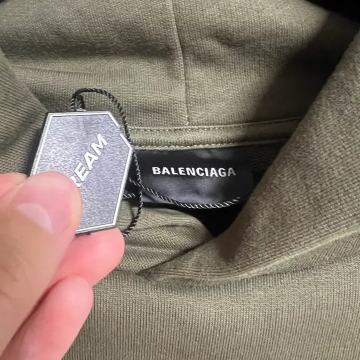 [BUNJANG] Balenciaga Wave Logo Embroidered Hoodie Khaki / [극미중고,크림판,정품] 발렌시아가 웨이브로고 자수 후드 티셔츠 카키