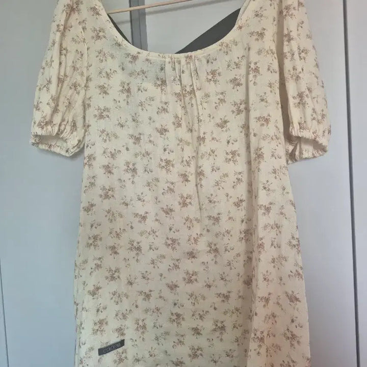 [SOLD OUT] 콜로신스 블랙 타이 블라우스 빈티지 플라워