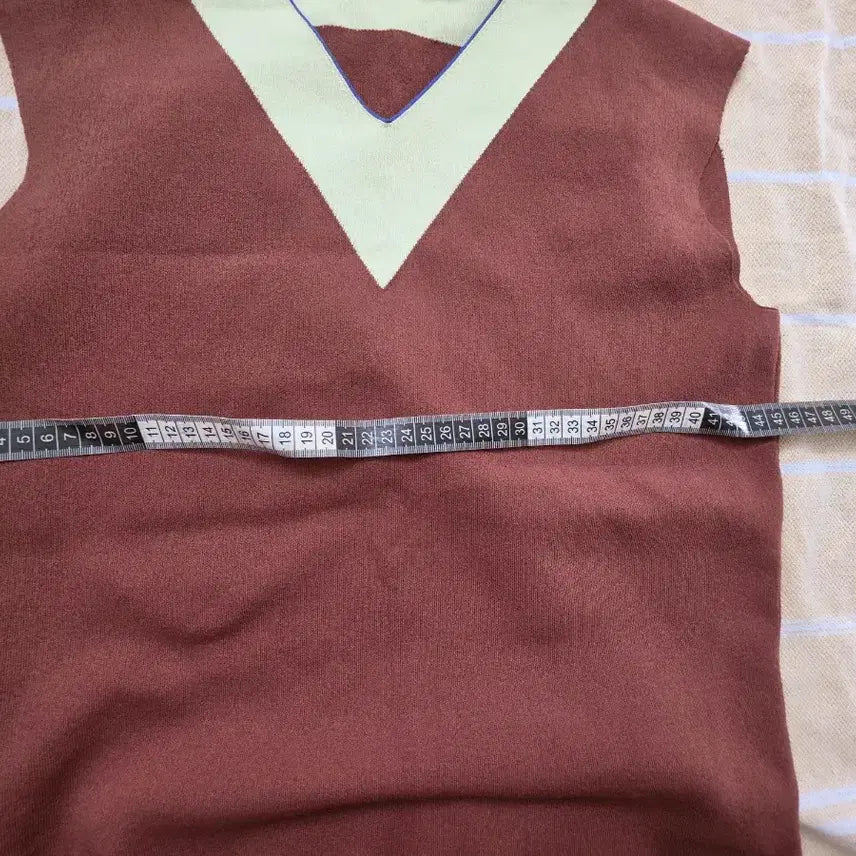 [SOLD OUT] 미샤 MICAAH 브이넥 니트 조끼 브라운