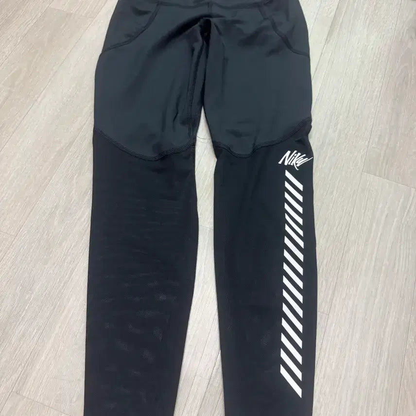 [BUNJANG] Nike Leggings (S Size) / 나이키 레깅스 판매합니다!