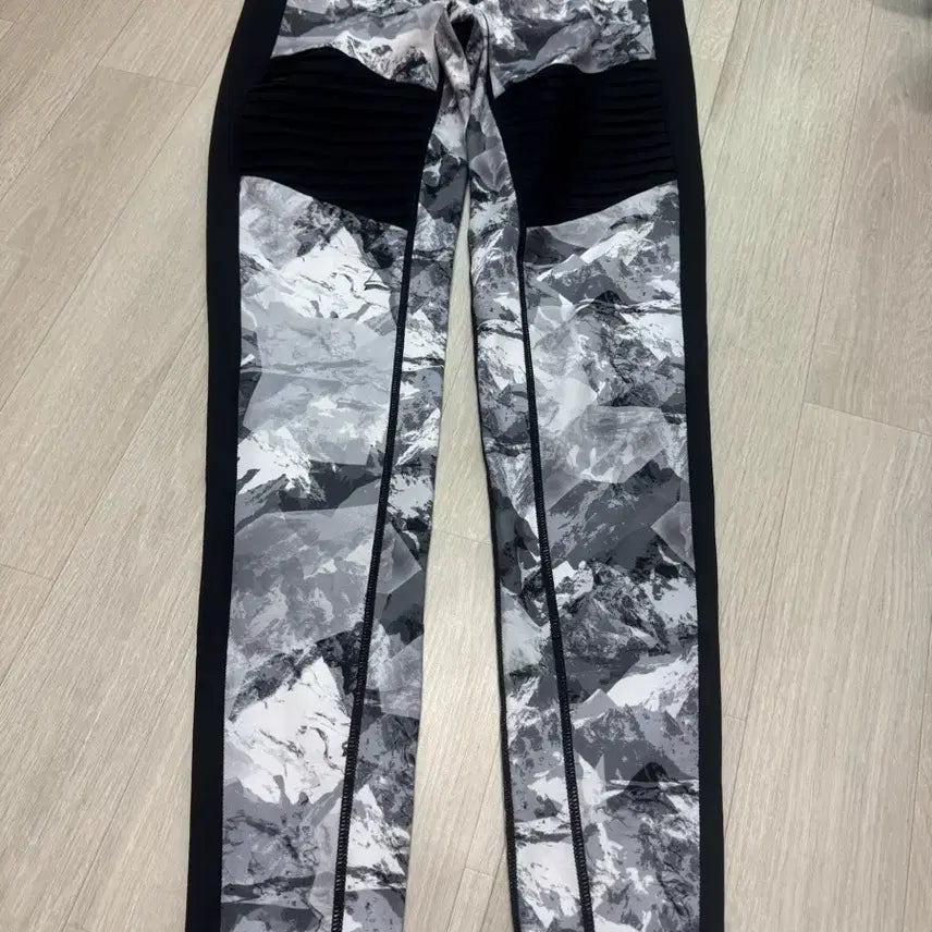 [BUNJANG] Le Coq Sportif Leggings / 르꼬끄 레깅스 판매합니다!