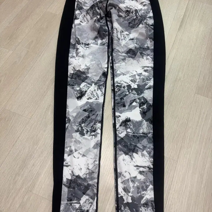 [BUNJANG] Le Coq Sportif Leggings / 르꼬끄 레깅스 판매합니다!
