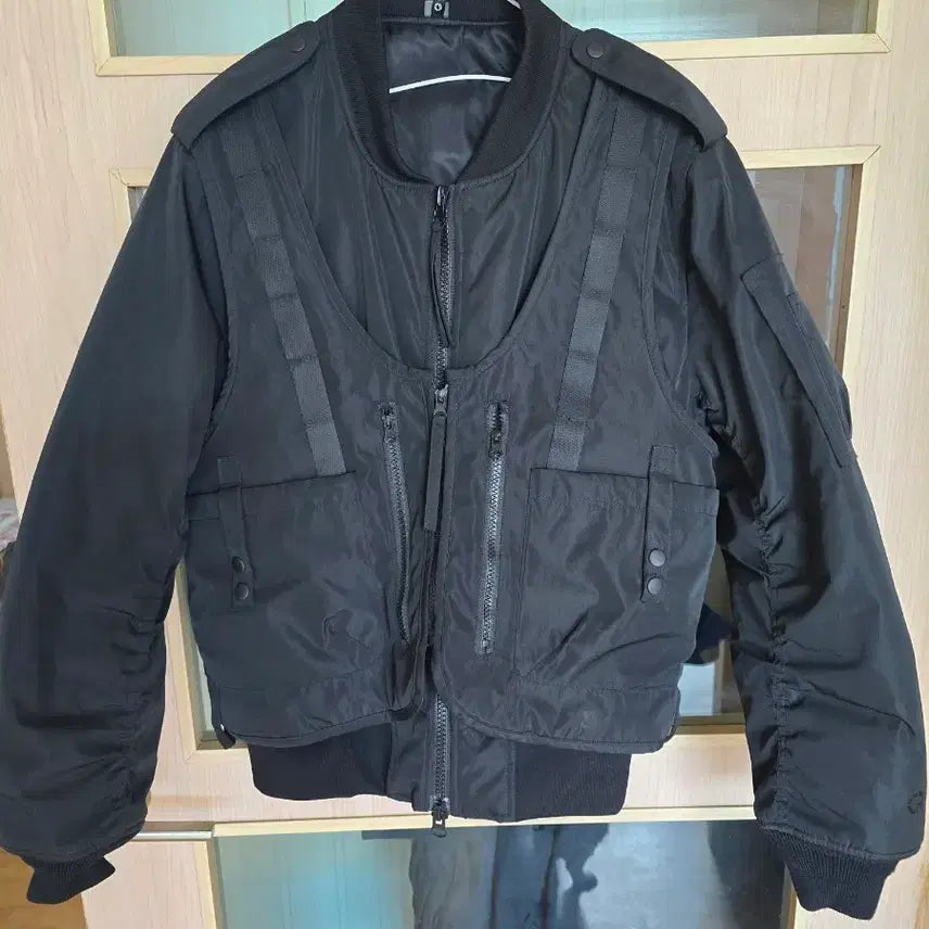 [BUNJANG] GLACK MA-1 Jacket - Black / 매력적인 디자인의 GLACK MA-1 자켓이에요블랙 입니다