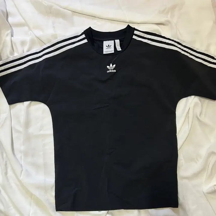 [BUNJANG] Adidas Three-Stripe T-Shirt Black XS / 아디다스 삼선 반팔 티셔츠 블랙 XS .(72)