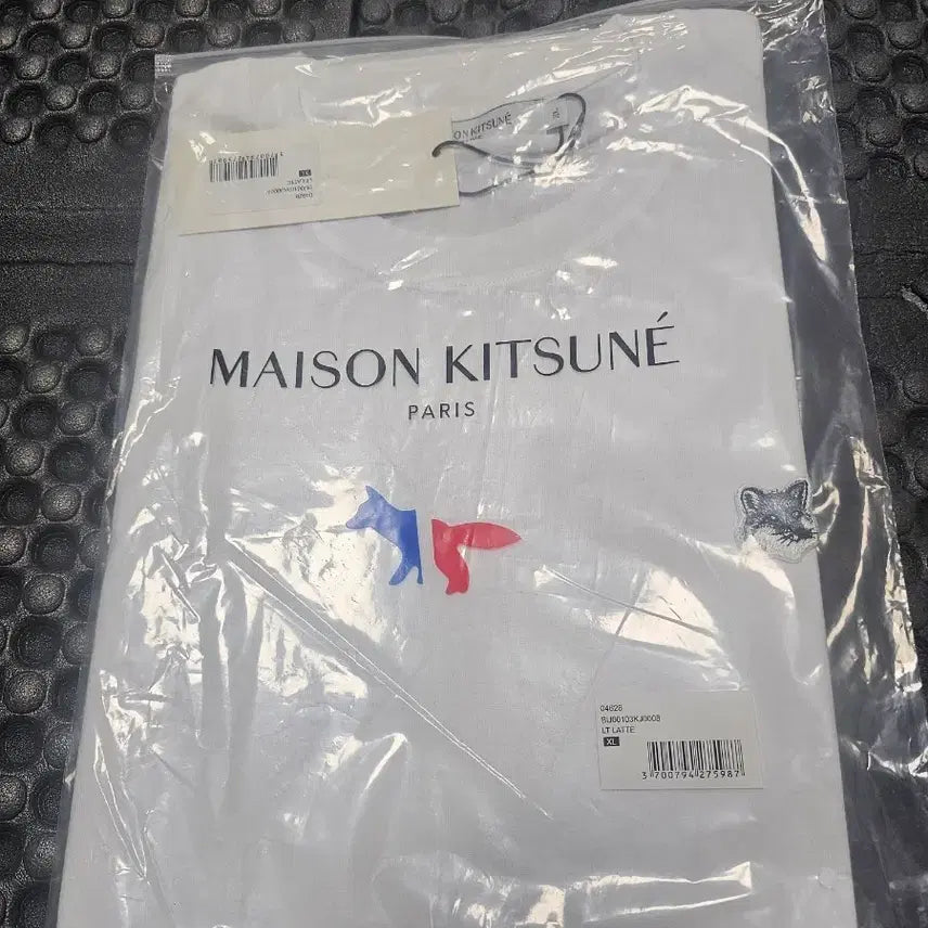 [SOLD OUT] 메종키츠네 트리컬러 폭스 반팔 티셔츠 화이트xl