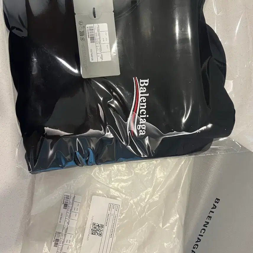 [BUNJANG] Balenciaga Wave Logo Embroidered Hoodie (Black) / [극미중고,구매내역,풀구성] 발렌시아가 웨이브로고 자수 후드 블랙