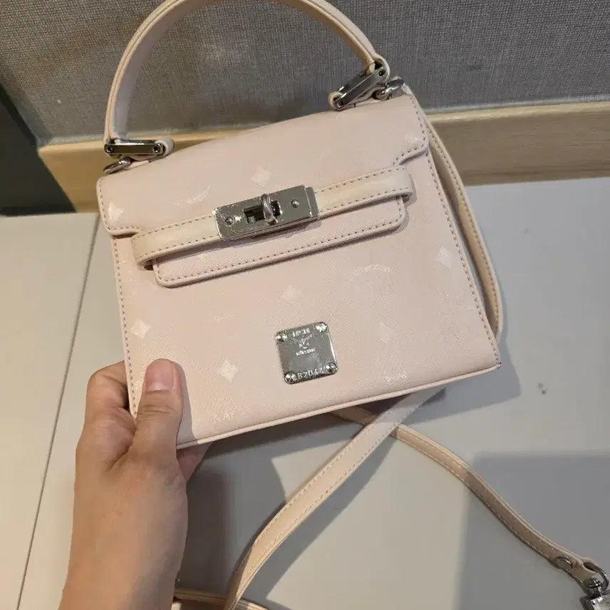 [SOLD OUT] MCM 숄더백 겸 토트백 베이비핑크 켈리백