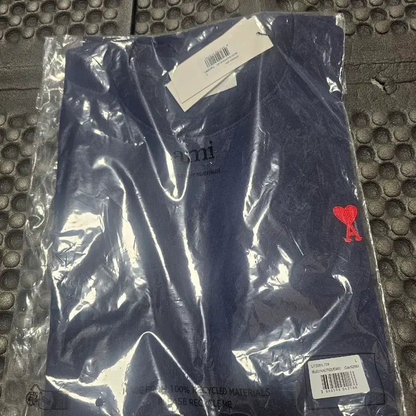 [BUNJANG] Ami Small Heart Navy T-shirt / 아미 스몰하트 네이비 반팔 티셔츠 새상품L