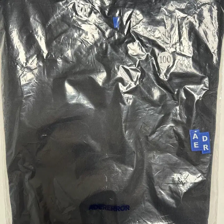 [SOLD OUT] 아더에러 시그니피컨트 롱슬리브 블랙 (xs 1개, 100 1개 있어요..