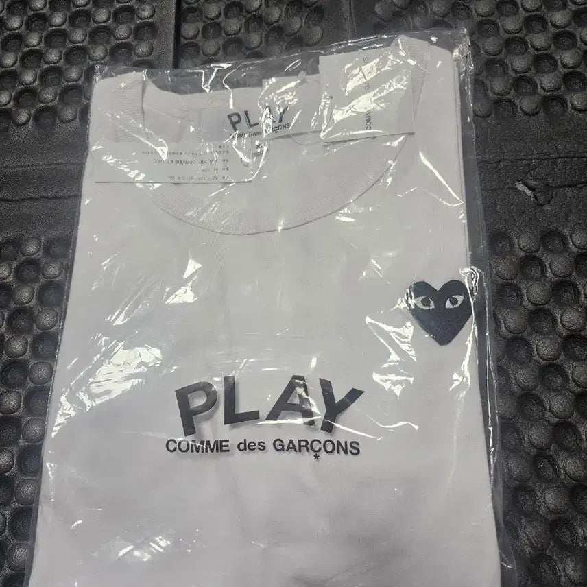 [BUNJANG] Comme des Garcons Play White Long Sleeve T-shirt XL / 꼼데가르송 플레이 흰색 긴팔 티셔츠xl