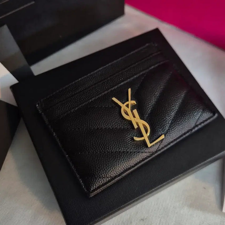[BUNJANG] Saint Laurent Monogram Matelassé Quilted Card Wallet / [생로랑] 모노그램 마틀라세 퀼팅 카드지갑(풀구성)