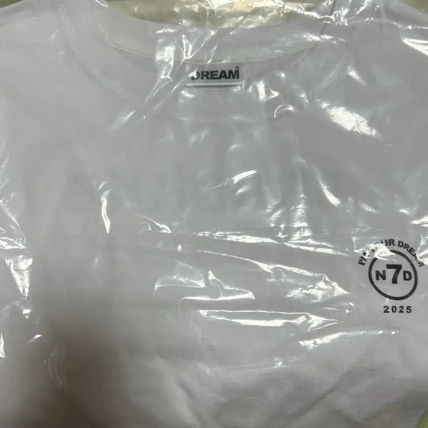 [BUNJANG] NCT Dream Pop-Up Logo T-shirt (Sealed) [Size: M] / 엔시티 드림 팝업 MD 굿즈 로고 티셔츠 미개봉  M