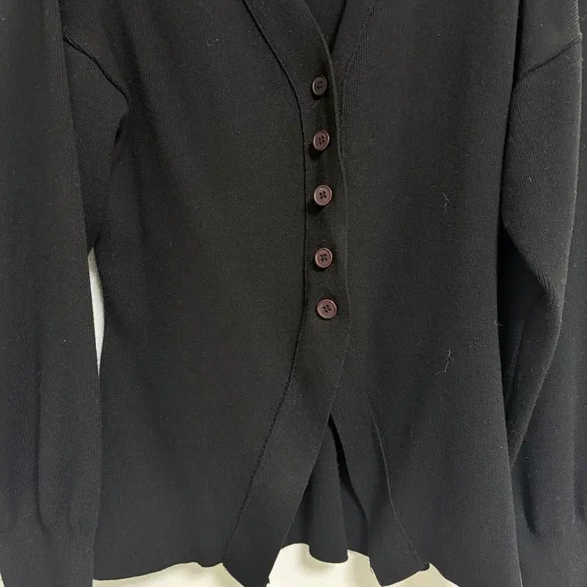 [SOLD OUT] 블랙 브이넥 슬림핏 가디건 자켓