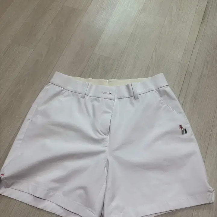[SOLD OUT] 헤지스 반바지 판매합니다!