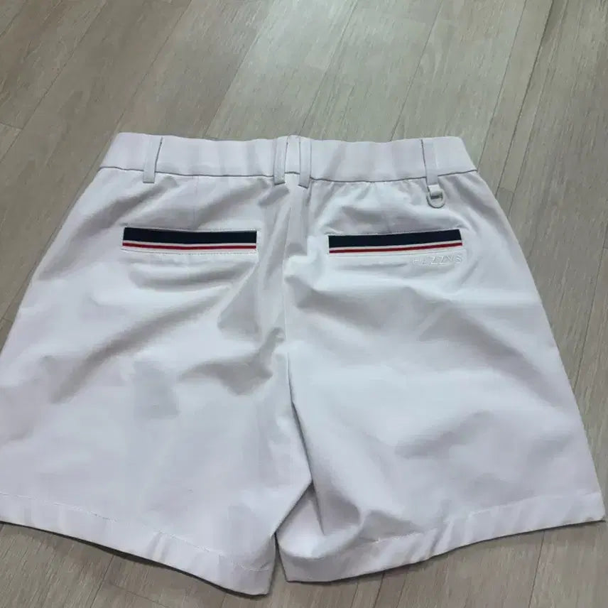 [SOLD OUT] 헤지스 반바지 판매합니다!