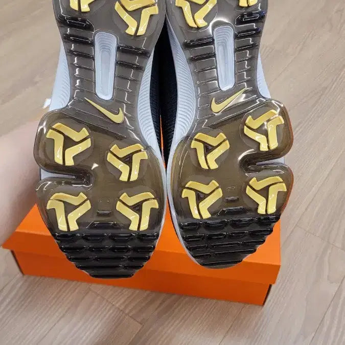 [BUNJANG] Nike Infinity Tour 2 BOA Golf Shoes / 새상품매장판) 나이키 골프화 인피니티 투어 2 보아 스파이크 245m