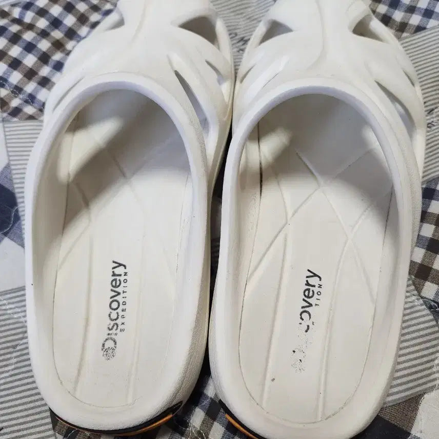 [BUNJANG] Discovery White Slippers (250mm) / 디스커버리 흰색 슬리퍼(250m)
