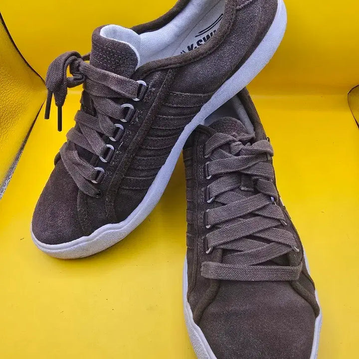[SOLD OUT] 케이스위스 스웨이드 스니커즈 270