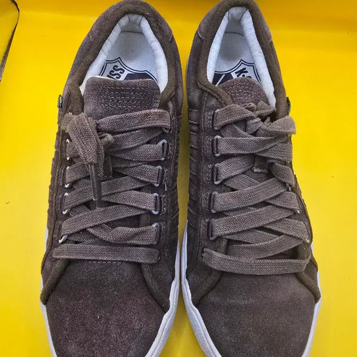 [SOLD OUT] 케이스위스 스웨이드 스니커즈 270