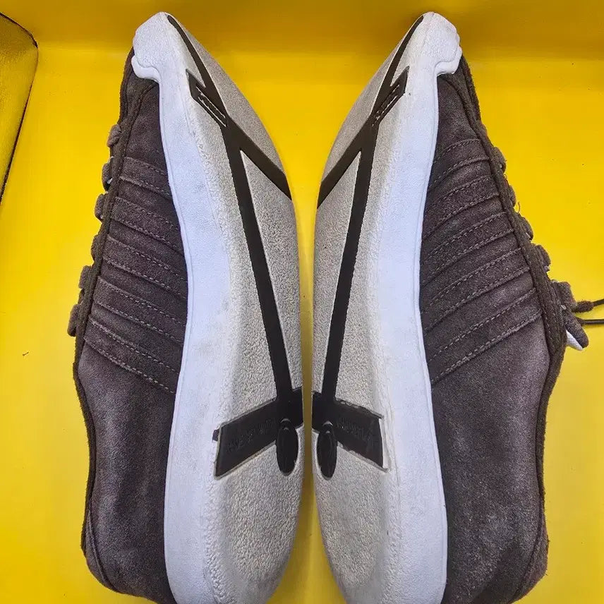 [SOLD OUT] 케이스위스 스웨이드 스니커즈 270