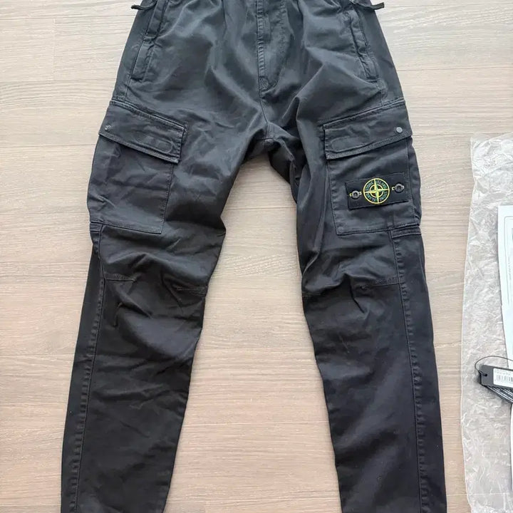 [SOLD OUT] 스톤아일랜드 21fw 카고 팬츠 28사이즈