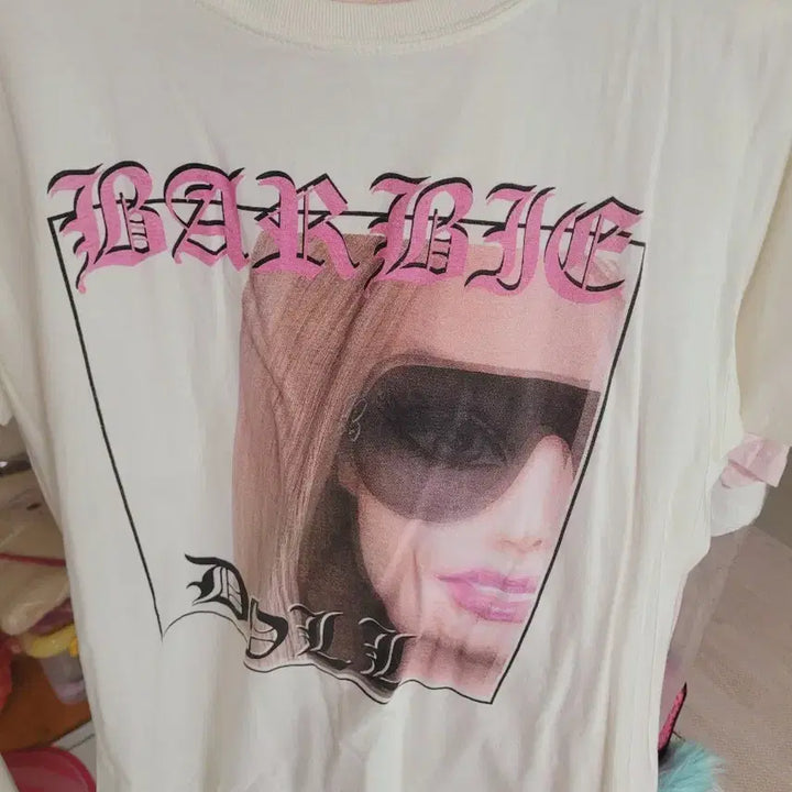 [BUNJANG] Barbie Printed Ivory T-shirt / 바비 인형 프린팅 반팔 티셔츠 아이보리