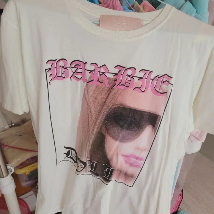 [BUNJANG] Barbie Printed Ivory T-shirt / 바비 인형 프린팅 반팔 티셔츠 아이보리