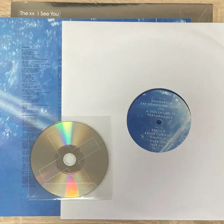 [BUNJANG] The xx LP (Independent Store Limited Edition) Vinyl / 엑스엑스 (The xx) LP 판매 (독립매장 한정반)
