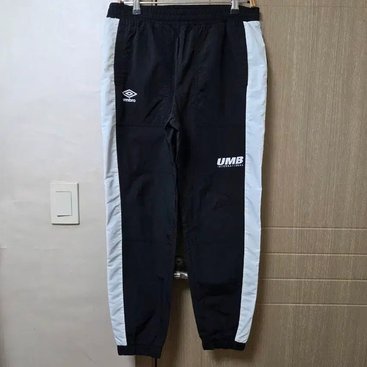 [SOLD OUT] 엄브로 나일론 조거팬츠 32