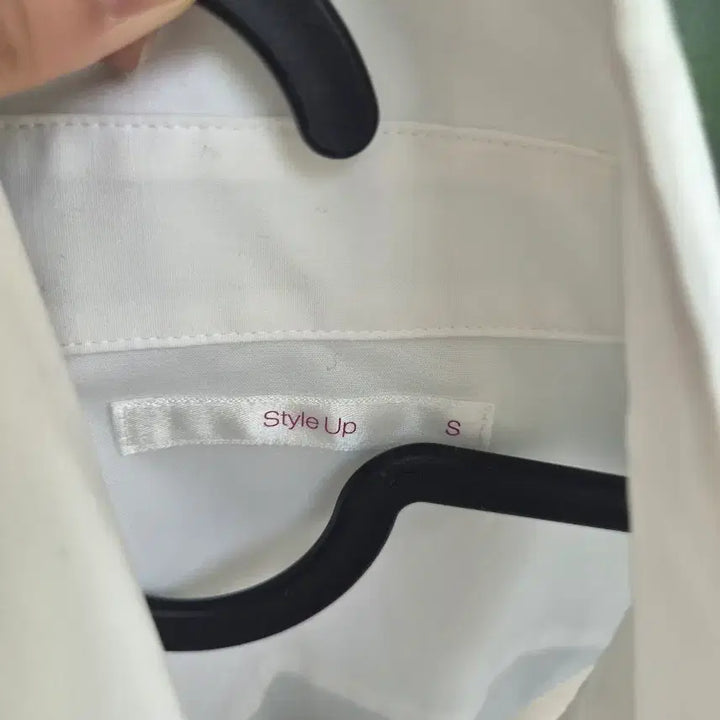 [BUNJANG] Uniqlo White Collar Long Sleeve Shirt / 유니클로 화이트 칼라넥 긴팔 셔츠