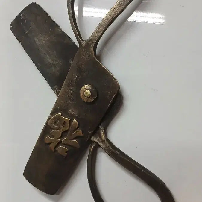 [BUNJANG] Antique Brass Edge Scissors / 엣가위(동)민속품