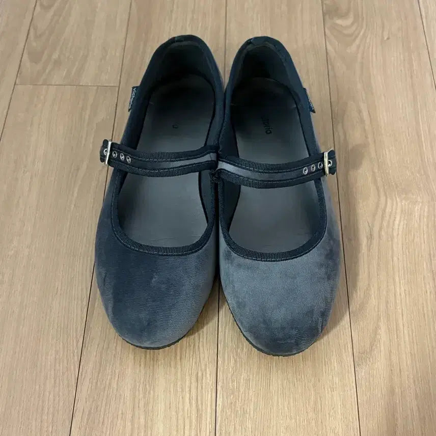 [BUNJANG] Victoria Velvet Mary Jane Flat Shoes / 빅토리아 벨벳 메리제인 플랫 슈즈 차콜