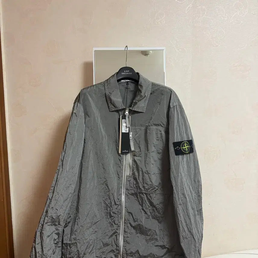 [SOLD OUT] 26ss 스톤아일랜드 오버셔츠 그레이 새제품 미착용 L